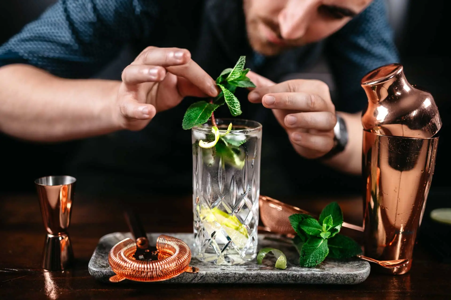 chef preparing cocktail